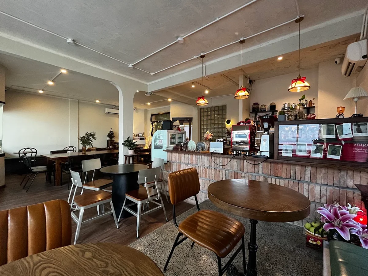 Room 44 Caffe – Cà phê chung cư